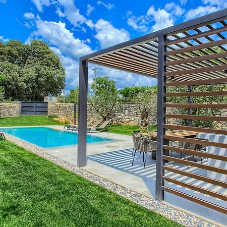 Melon Feriehus Kirmenjak